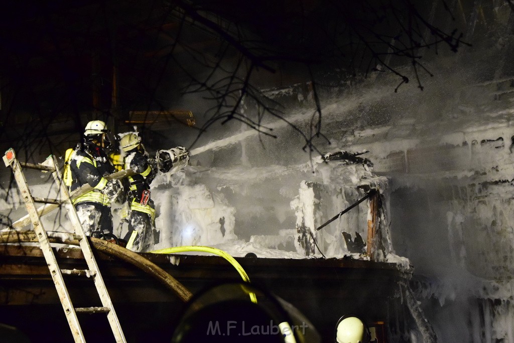 Grossfeuer Einfamilienhaus Siegburg Muehlengrabenstr P0438.JPG - Miklos Laubert